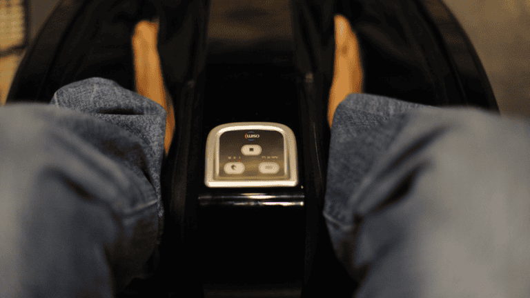 foot massager in work