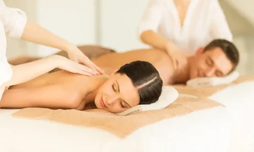 What is a Couples Massage? Enjoy a Relaxing Experience Together
