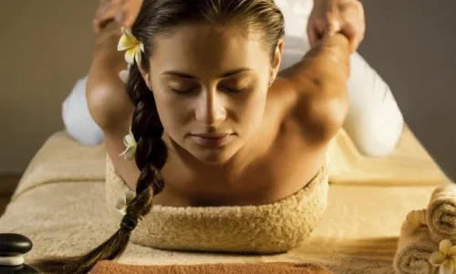 Lomi Lomi Massage Benefits: What Makes This Hawaiian Technique So Powerful
