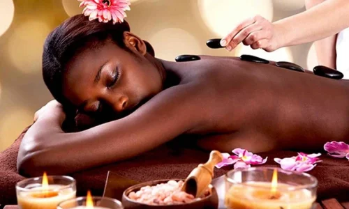 What is Aromatherapy Massage? How It Works & Why It Feels So Amazing