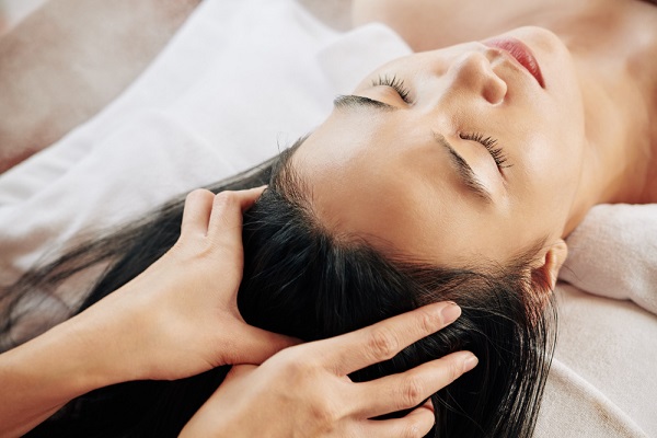 How to Massage Your Scalp with Oil How to Massage Your Scalp with Oil