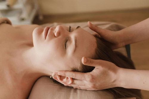 How to Give Yourself an Invigorating Scalp Massage