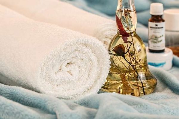 What Does Massage Oil Do? What Does Massage Oil Do?