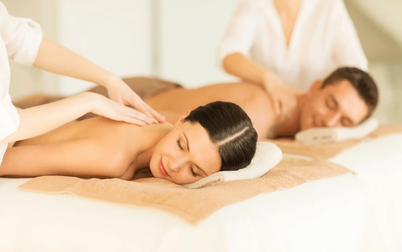 What Is Couple Massage In Spa?