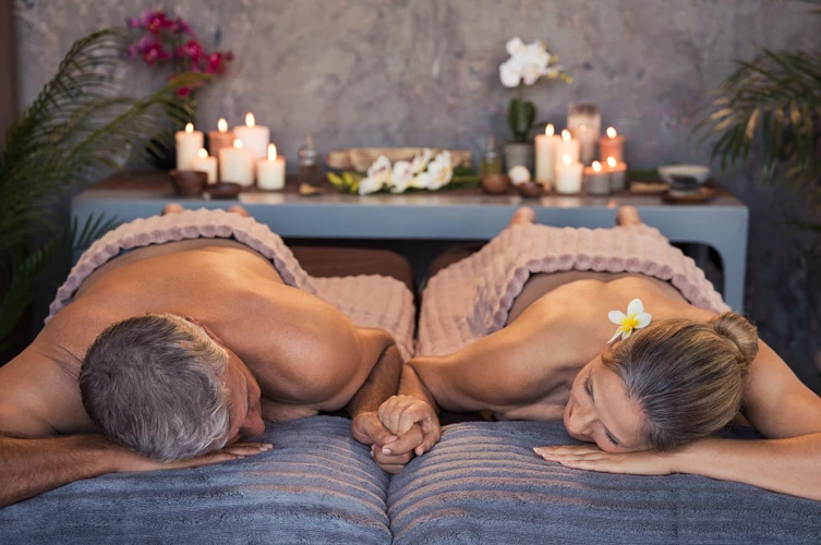 What To Expect During A Couples Massage