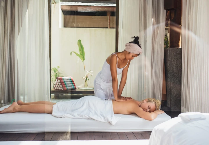 What To Expect During A Lomi Lomi Massage