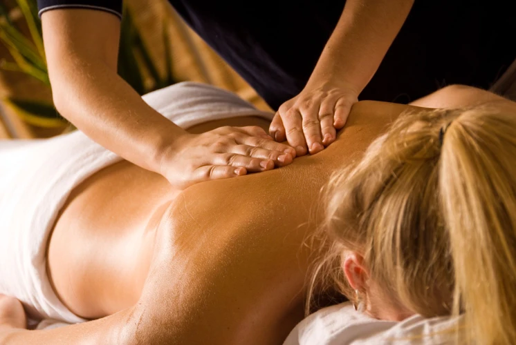 What To Wear For A Hot Stone Massage
