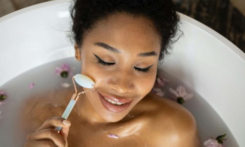 Discover How to Use a Jade Roller for the Ultimate Massage!