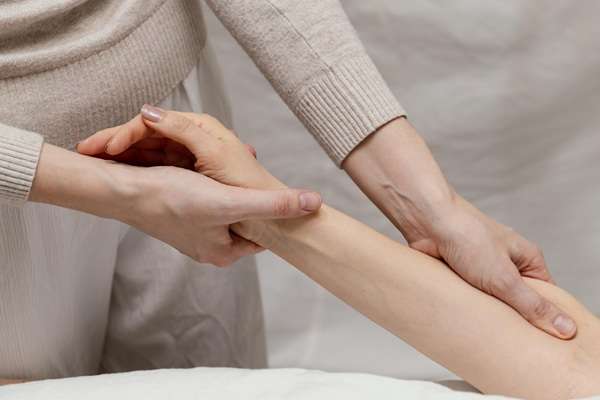 How to Perform A Wrist Massage for Tendonitis