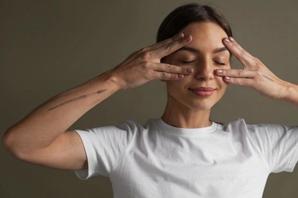 Lymphatic Massage For Face 4 Lymphatic Massage for Face: Face Massage for Puffiness and Why It Works